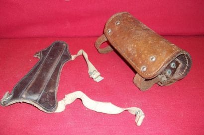 Protections de cuir, à lanières utilisée...