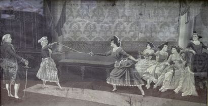 Assaut féminin à l'épée
Gravure sur soie...