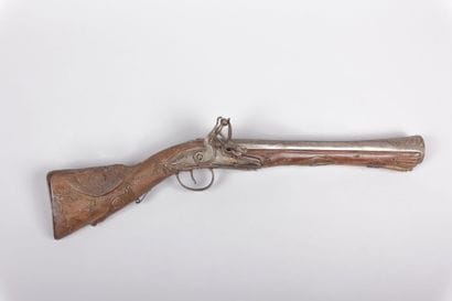 Petit tromblon, canon entièrement orné

niellé...