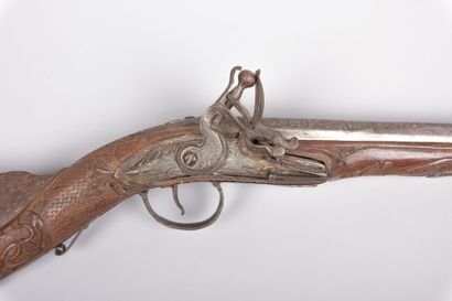 Petit tromblon, canon entièrement orné

niellé...