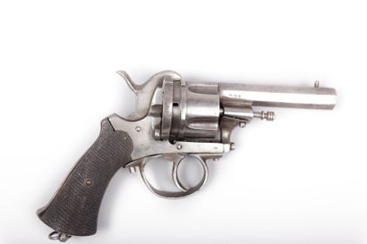 Revolver à broche de type militaire Cal....