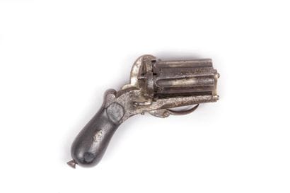 Revolver à broche de type poivrière -

détente...