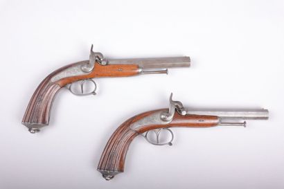 Paire de pistolets d’officier - canon

véritable...