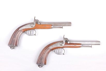Paire de pistolets d’officier - canon

véritable...