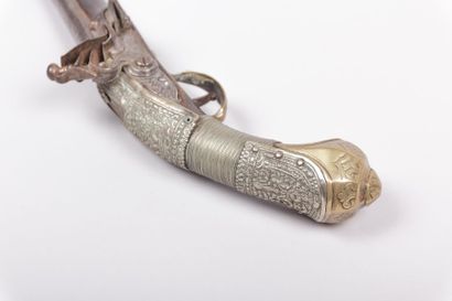 Pistolet à silex canon bien poinçonné et...