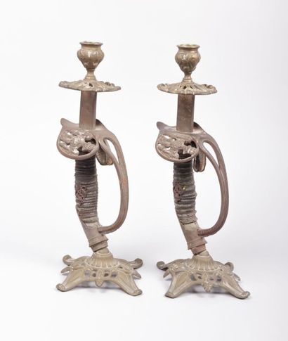 Deux gardes de sabres d’officier allemand

fusée...