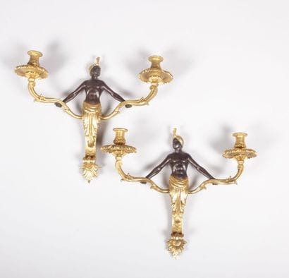 Paire d'appliques en bronze doré et
bronze...