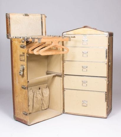 Malle de voyage de marque ERMETT n°
1770...