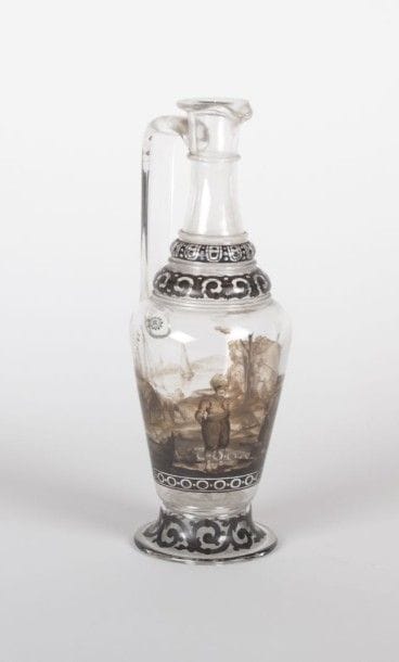 Burette en verre translucide de forme

balustre,...