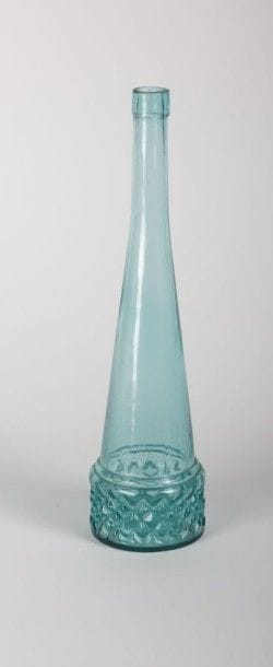Bouteille en verre bleu de forme

tronconique,...