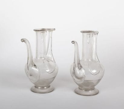 Paire de burettes en verre soufflé

translucide,...