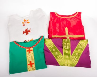 Lot de quatre chasubles