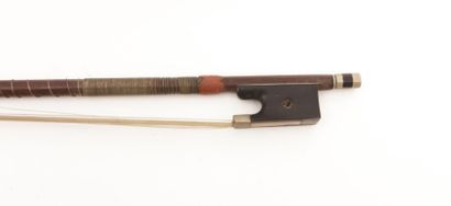 Violon et son archet

Long. : 58,5 cm - Long....