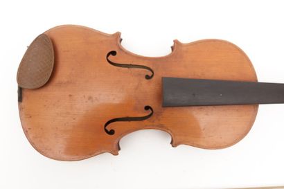 Violon et son archet

Long. : 58,5 cm - Long....