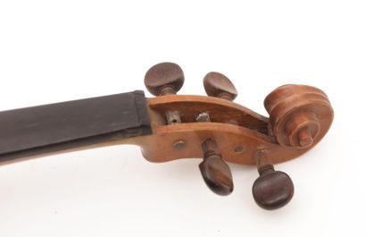 Violon et son archet

Long. : 58,5 cm - Long....