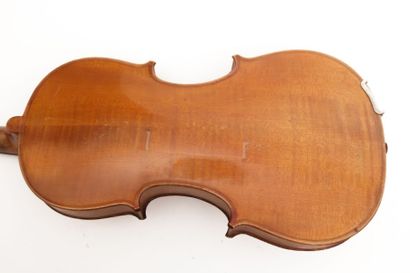 Violon et son archet

Long. : 58,5 cm - Long....