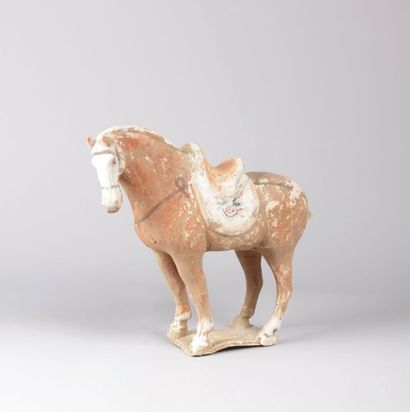 CHINE

Cheval harnaché en terre cuite polychrome.

Dans...