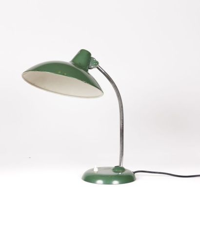 Lampe de bureau l'abat jour et le fût inclinables...