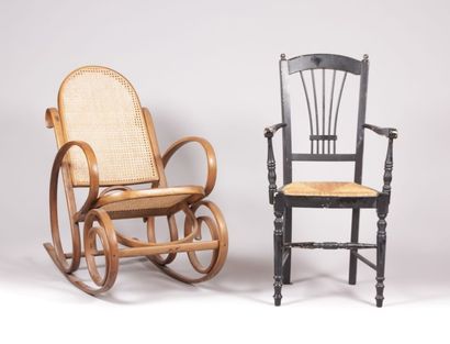 Rocking chair en bois lamellé, le dossier...
