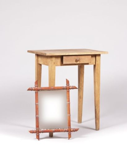 Table de forme rectangulaire en bois naturel...