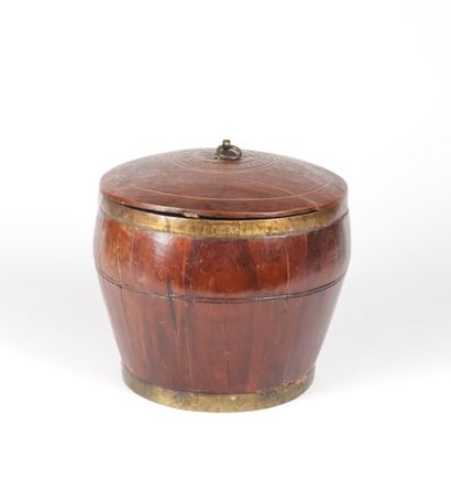 Pot couvert formant tonneau en bois naturel...