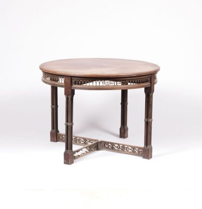 Table de milieu en bois naturel de forme...