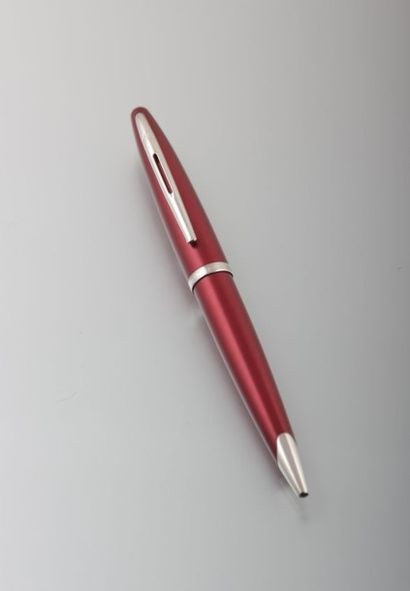 WATERMAN Stylo laqué rouge et métal