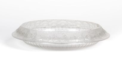 LALIQUE René

Coupe creuse en verre moulé,...