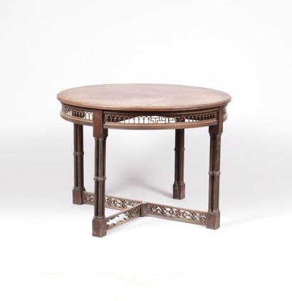 Table de milieu en bois naturel de forme...