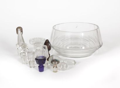 Saladier en cristal à gradin et pans coupés

(un...