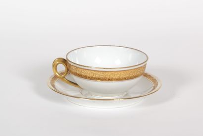 LIMOGES - MARCY

Tasse à thé et sa sous tasse...