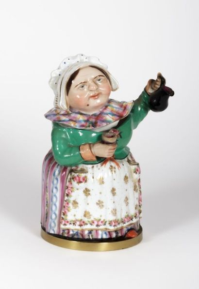 Bonbonnière en faïence polychrome en forme...