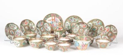 CHINE - Canton

Tasses et sous tasses en...