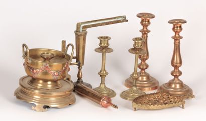 Lot en cuivre et laiton composé de deux paires...