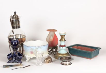 Lot en céramique et verre comprenant : un...