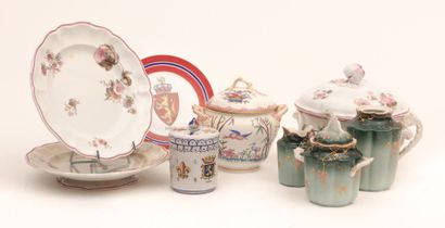 Lot en porcelaine et faïence fine comprenant...