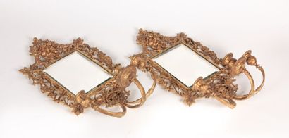 Paire d'appliques en bronze à trois bras...
