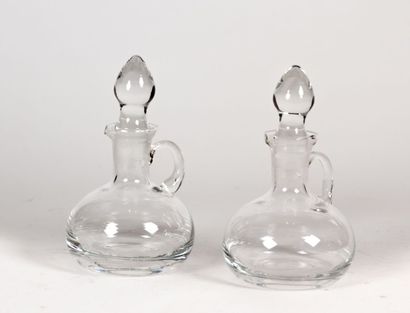 Paire de flacons en verre translucide et...