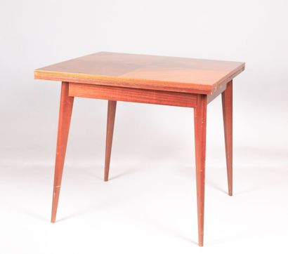 Table en bois de placage marqueté en feuille,...