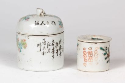 CHINE

Pot couvert à décor d'oiseaux branchés...