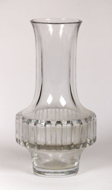 BACCARAT

Vase en cristal à décor cannelé...