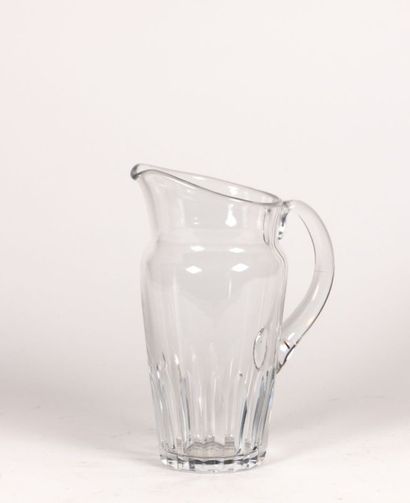 BACCARAT

Broc à eau en cristal translucide,...