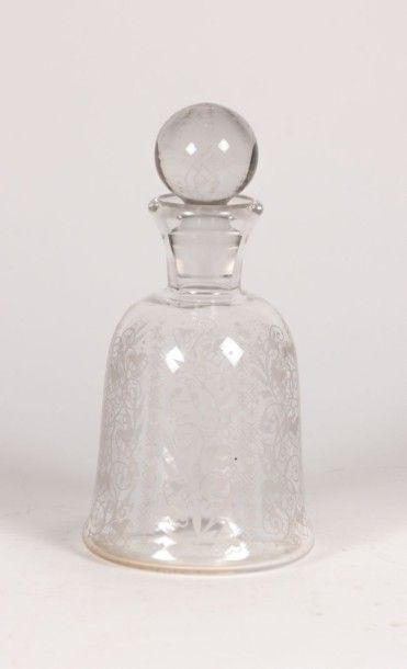 BACCARAT

Carafe en cristal translucide de...