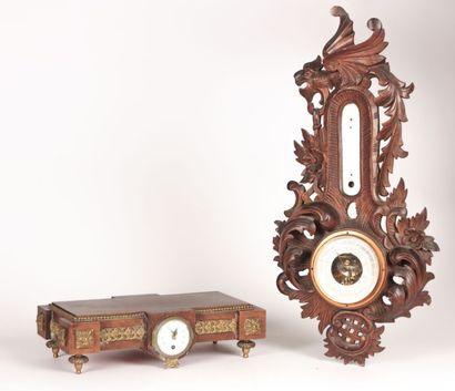 Socle de pendule en bois et bronze doré,...