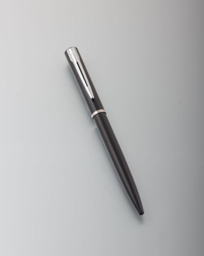 WATERMAN stylo laqué noir
