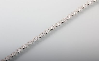 Bracelet ligne en or blanc composé de

maillons...