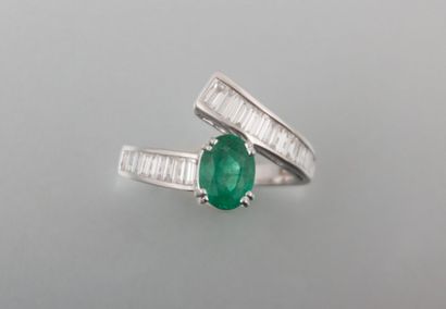Bague en or blanc composée de deux

lignes...