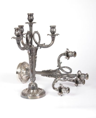 Paire de candélabres à quatre bras de

lumière...