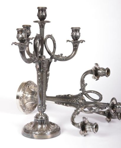 Paire de candélabres à quatre bras de

lumière...