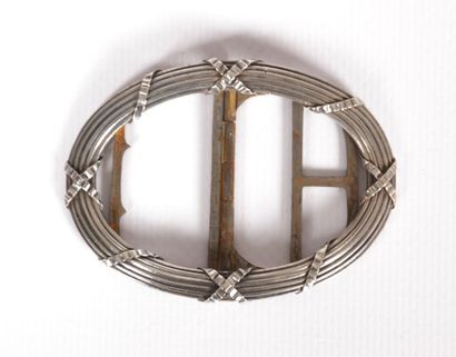 Boucle de ceinture en argent à décor de

filets...